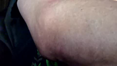 Snapshot of edwardaims_2please chatting on September 24, 2:26 am edwardaims_2please online show from September 24, 2:26 am