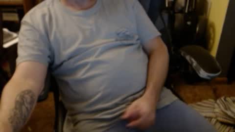 Snapshot of edwardaims_2please chatting on September 25, 3:10 am edwardaims_2please online show from September 25, 3:10 am