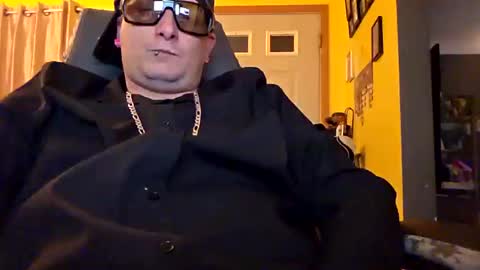 Snapshot of edwardaims_2please chatting on October 18, 2:47 am edwardaims_2please online show from October 18, 2:47 am