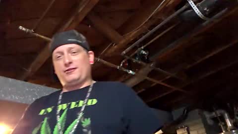 Snapshot of edwardaims_2please chatting on October 19, 6:41 pm edwardaims_2please online show from October 19, 6:41 pm