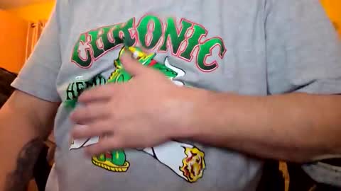 Snapshot of edwardaims_2please chatting on October 23, 2:33 am edwardaims_2please online show from October 23, 2:33 am