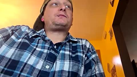 Snapshot of edwardaims_2please chatting on November 2, 2:52 pm edwardaims_2please online show from November 2, 2:52 pm