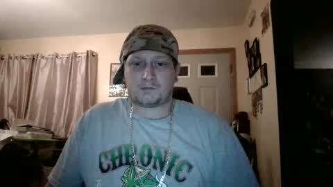 Snapshot of edwardaims_2please chatting on November 11, 4:45 am edwardaims_2please online show from November 11, 4:45 am