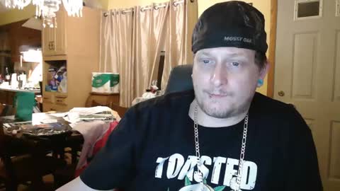 Snapshot of edwardaims_2please chatting on November 24, 1:16 am edwardaims_2please online show from November 24, 1:16 am