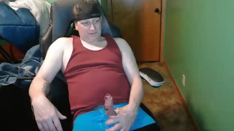 edwardaims_2please online show from May 6, 1:57 am