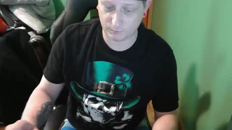 edwardaims_2please online show from May 17, 1:40 pm