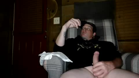 Snapshot of edwardaims_2please chatting on June 16, 4:48 am edwardaims_2please online show from June 16, 4:48 am