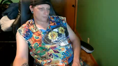 Snapshot of edwardaims_2please chatting on July 2, 2:22 am edwardaims_2please online show from July 2, 2:22 am