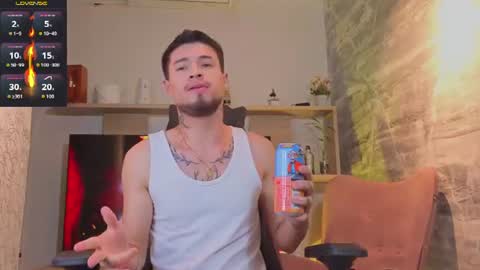 Snapshot of edwardross_ chatting on June 23, 9:02 pm Edward Ross online show from June 23, 9:02 pm