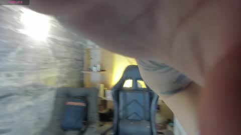 Snapshot of edwardross_ chatting on August 1, 8:41 pm Edward Ross online show from August 1, 8:41 pm
