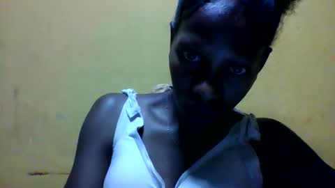 edwige770943 online show from April 20, 6:27 am