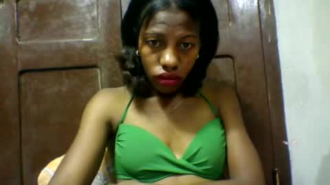 edwige770943 online show from May 1, 2:49 am