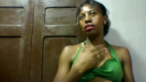 edwige770943 online show from May 7, 6:35 pm