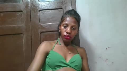 Snapshot of edwige770943 chatting on May 20, 6:14 pm edwige770943 online show from May 20, 6:14 pm