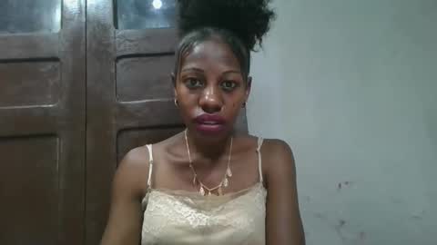Snapshot of edwige770943 chatting on June 3, 8:50 am edwige770943 online show from June 3, 8:50 am