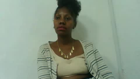 Snapshot of edwige770943 chatting on June 9, 4:51 pm edwige770943 online show from June 9, 4:51 pm