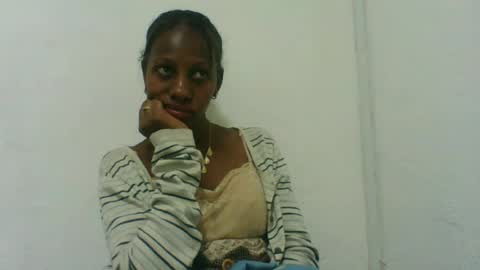 Snapshot of edwige770943 chatting on June 11, 5:22 pm edwige770943 online show from June 11, 5:22 pm