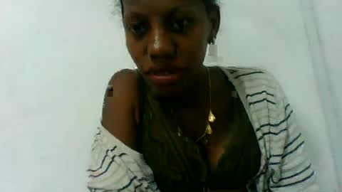 Snapshot of edwige770943 chatting on June 14, 3:36 pm edwige770943 online show from June 14, 3:36 pm