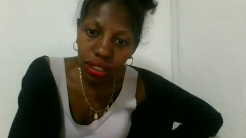 Snapshot of edwige770943 chatting on June 29, 3:12 pm edwige770943 online show from June 29, 3:12 pm
