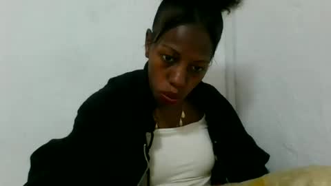 Snapshot of edwige770943 chatting on July 2, 6:08 am edwige770943 online show from July 2, 6:08 am
