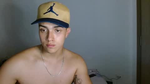 Snapshot of edwisalvatore chatting on January 9, 3:04 am edwisalvatore online show from January 9, 3:04 am