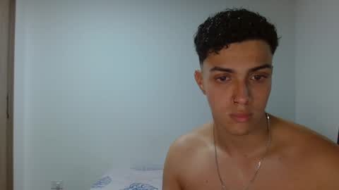 Snapshot of edwisalvatore chatting on January 11, 10:07 pm edwisalvatore online show from January 11, 10:07 pm