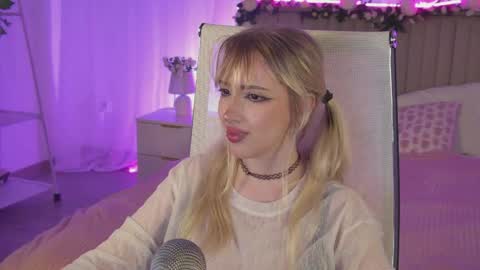 EVA NON NUDE online show from May 6, 4:56 pm