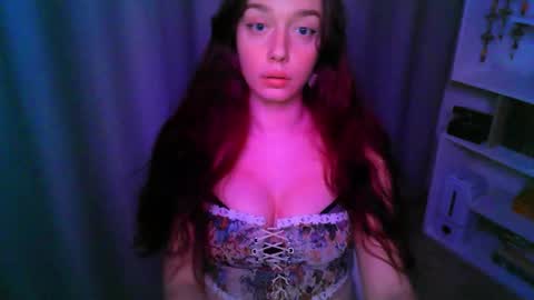 Snapshot of effie_balconii chatting on November 9, 3:10 pm effie_balconii online show from November 9, 3:10 pm