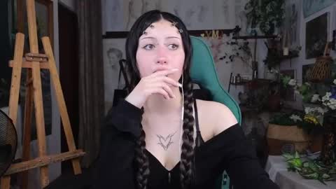 effiemeowley online show from May 1, 11:59 am