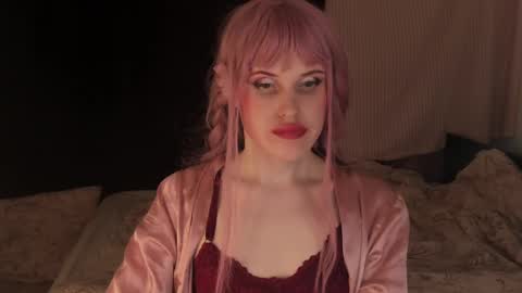 Snapshot of effiemur chatting on December 19, 6:56 pm Effie Mur online show from December 19, 6:56 pm