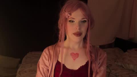 Snapshot of effiemur chatting on January 14, 11:31 am Effie Mur online show from January 14, 11:31 am