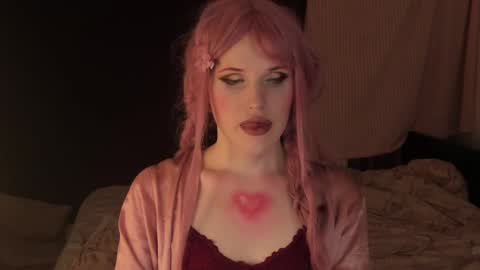 Snapshot of effiemur chatting on January 15, 1:45 am Effie Mur online show from January 15, 1:45 am