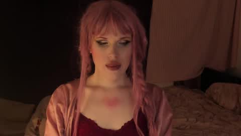 Snapshot of effiemur chatting on January 15, 6:19 pm Effie Mur online show from January 15, 6:19 pm