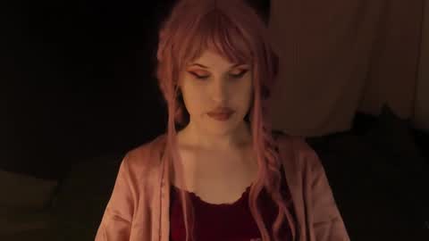 Snapshot of effiemur chatting on January 22, 12:38 am Effie Mur online show from January 22, 12:38 am