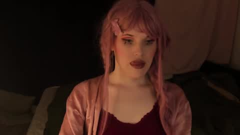 Snapshot of effiemur chatting on January 22, 3:40 pm Effie Mur online show from January 22, 3:40 pm