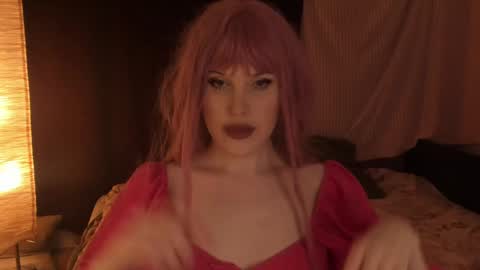 Snapshot of effiemur chatting on February 3, 3:27 pm Effie Mur online show from February 3, 3:27 pm