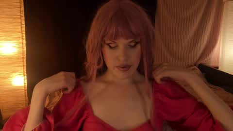 Snapshot of effiemur chatting on February 21, 3:21 pm Effie Mur online show from February 21, 3:21 pm