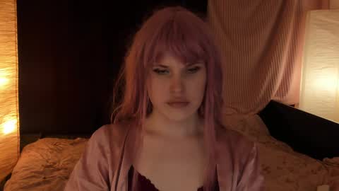 Snapshot of effiemur chatting on March 5, 8:32 pm Effie Mur online show from March 5, 8:32 pm