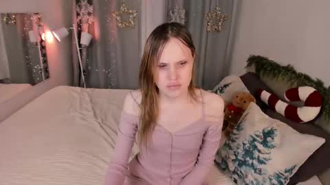 Snapshot of effiemur chatting on December 13, 8:47 pm Effie Mur online show from December 13, 8:47 pm