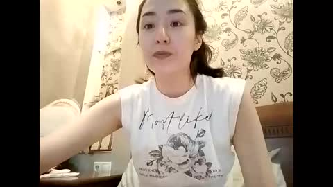 Effy online show from April 28, 4:23 pm