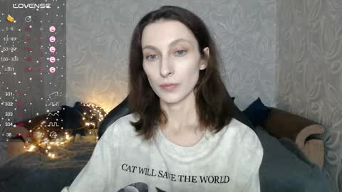 Snapshot of effy_gray chatting on October 31, 4:30 pm Anna online show from October 31, 4:30 pm