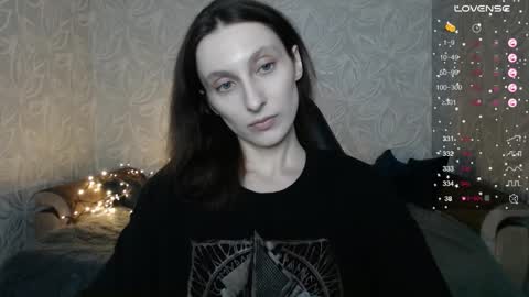 Snapshot of effy_gray chatting on December 23, 6:11 am Anna online show from December 23, 6:11 am