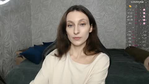 Snapshot of effy_gray chatting on March 21, 8:19 am Anna online show from March 21, 8:19 am