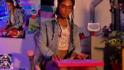 Snapshot of effy_marinn chatting on September 17, 10:28 am effy_marinn online show from September 17, 10:28 am