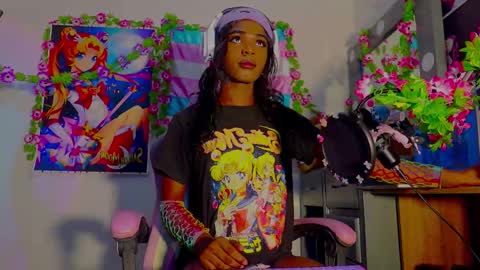 Snapshot of effy_marinn chatting on October 24, 8:11 am effy_marinn online show from October 24, 8:11 am