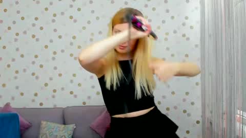 Effy online show from December 6, 7:43 am