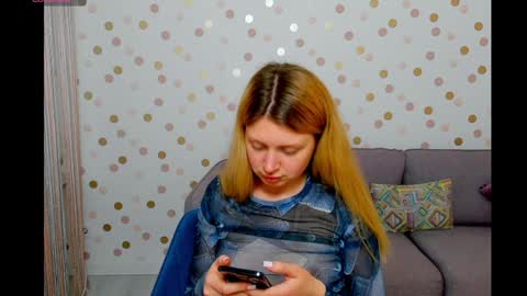 Effy online show from December 8, 3:56 pm