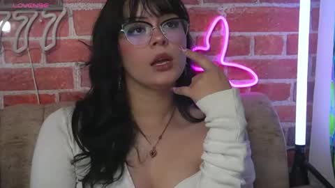 Snapshot of effystone777 chatting on September 16, 6:36 am effystone777 online show from September 16, 6:36 am