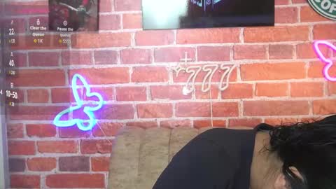 Snapshot of effystone777 chatting on October 25, 2:02 pm effystone777 online show from October 25, 2:02 pm