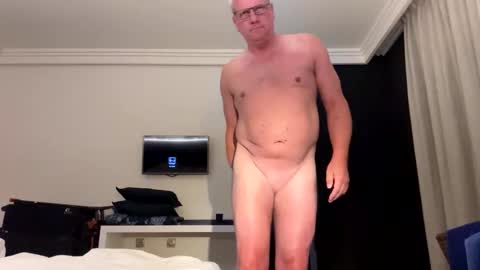 Snapshot of eichelhorn chatting on November 20, 1:39 am eichelhorn online show from November 20, 1:39 am